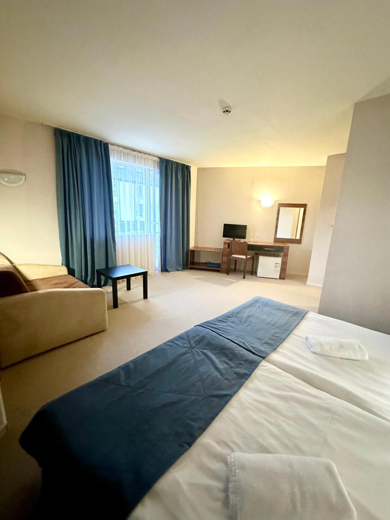 Brilliance Hotel Varna Exterior photo
